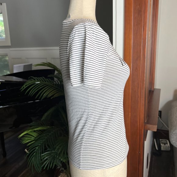 FOREVER 21 Influencer crew neck pullover t-shirt Size small EUC - Picture 3 of 7